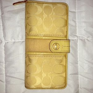 🌻🌼Coach wallet🌻🌼
